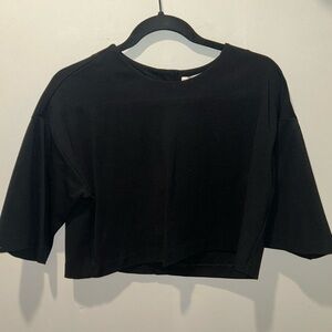 NWT Suoli Black Cropped 3/4 sleeve top